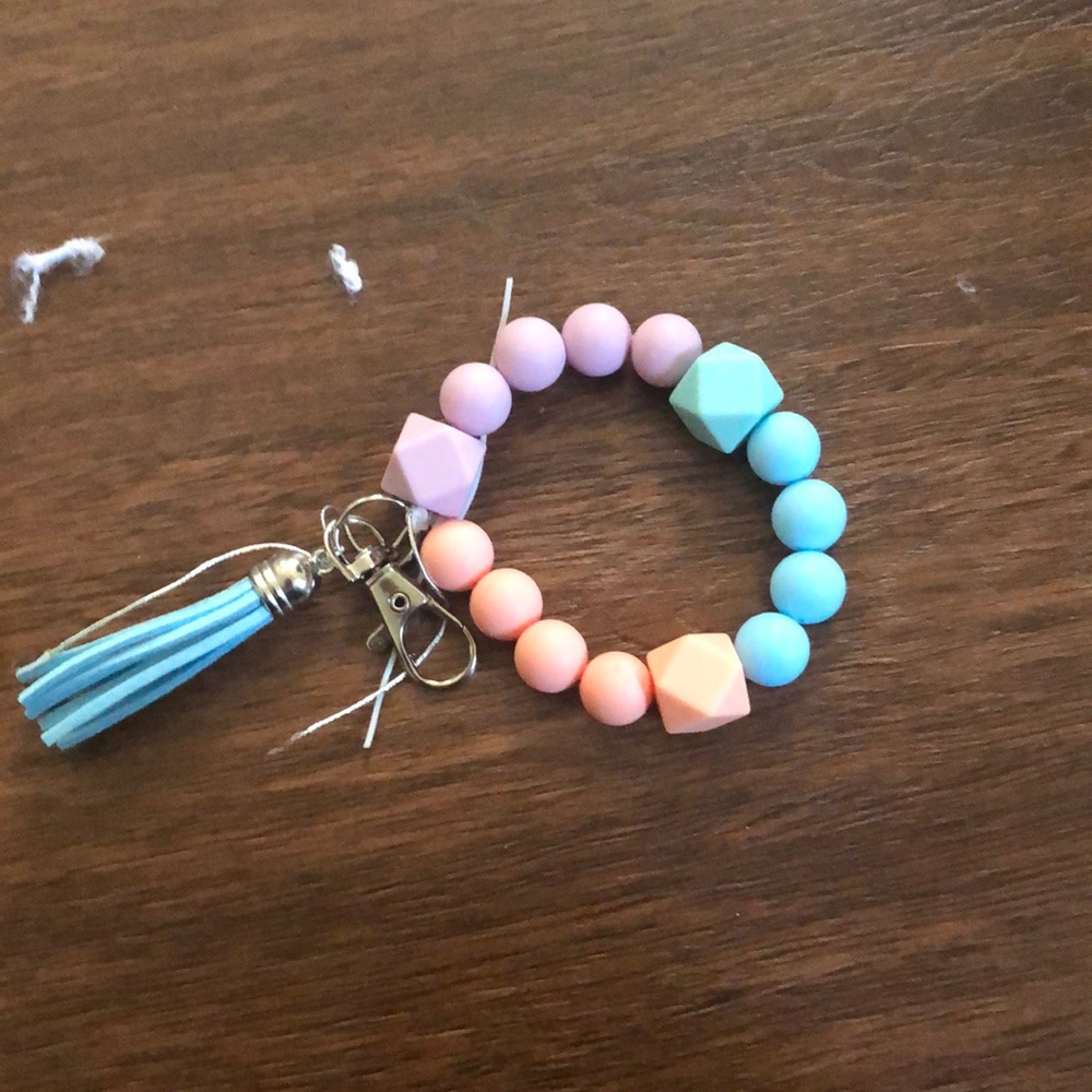 Silicone wristlet